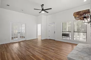 219 Victoria Dr, Kerrville, TX 78028 - Photo 8