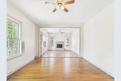 606 W Austin St, Fredericksburg, TX 78624 - Photo 2