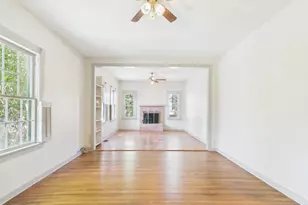 606 W Austin St, Fredericksburg, TX 78624 - Photo 2