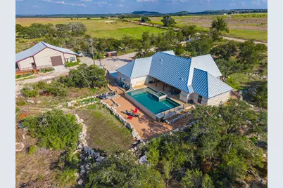2840 N Grape Creek Rd, Fredericksburg, TX 78624 - Photo 2