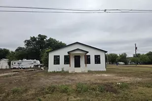 209 Tipton St, Menard, TX 76859 - Photo 2