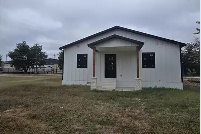 209 Tipton St, Menard, TX 76859 - Photo 6