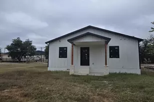 209 Tipton St, Menard, TX 76859 - Photo 6