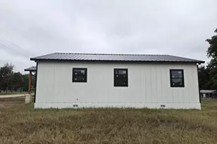 209 Tipton St, Menard, TX 76859 - Photo 4