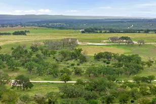 339 Axis Cir, Fredericksburg, TX 78624 - Photo 4