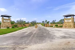 339 Axis Cir, Fredericksburg, TX 78624 - Photo 8