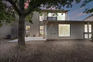 463 Summit Cir, Fredericksburg, TX 78624 - Photo 2