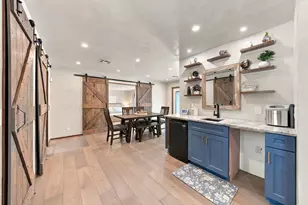 318 W Hackberry St, Fredericksburg, TX 78624 - Photo 10