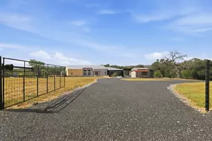 4273 N Morris Ranch Rd, Fredericksburg, TX 78624 - Photo 4