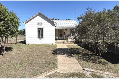 162 N Third St, Harper, TX 78631 - Photo 2