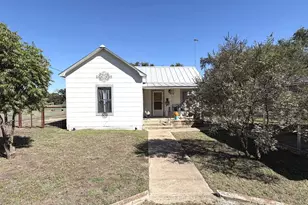 162 N Third St, Harper, TX 78631 - Photo 2