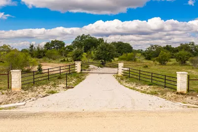 3145 N Grape Creek Rd, Fredericksburg, TX 78624 - Photo 6