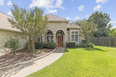613 Persimmon Court, Fredericksburg, TX 78624 - Photo 4