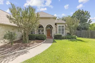 613 Persimmon Ct, Fredericksburg, TX 78624 - Photo 4