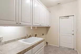 613 Persimmon Ct, Fredericksburg, TX 78624 - Photo 34