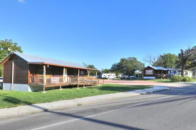 504 Longhorn St, Fredericksburg, TX 78624 - Photo 2