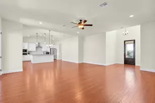 104 Madrona Ln, Fredericksburg, TX 78624 - Photo 6