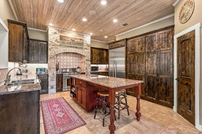 327 S Stag Trail, Fredericksburg, TX 78624 - Photo 10