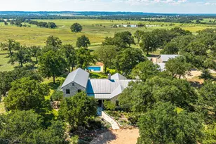 327 S Stag Trail, Fredericksburg, TX 78624 - Photo 2