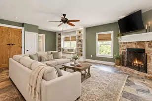 605 W Schubert St, Fredericksburg, TX 78624 - Photo 4