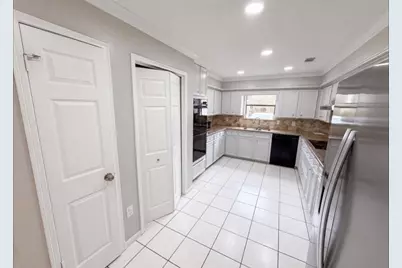 1746 Cloister SE 32nd Street #Dr, Other, TX 77532 - Photo 4