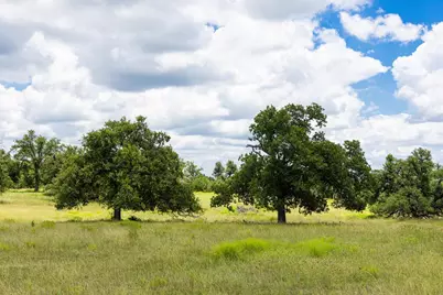 100 N Gretchen Grove Ln, Fredericksburg, TX 78624 - Photo 2