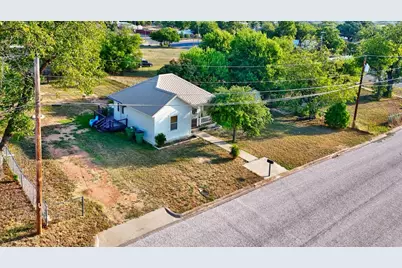 305 Tarrant, Llano, TX 78643 - Photo 12