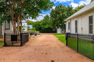 404 E Travis St, Fredericksburg, TX 78624 - Photo 42