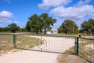 725 Lonesome Loop, Blanco, TX 78606 - Photo 2