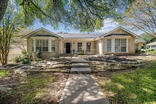223 Edgewood Dr, Fredericksburg, TX 78624 - Photo 1