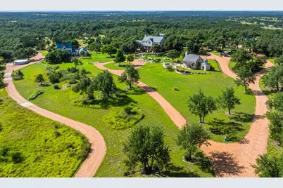 1400 Arbor Ridge Rd, Fredericksburg, TX 78624 - Photo 2