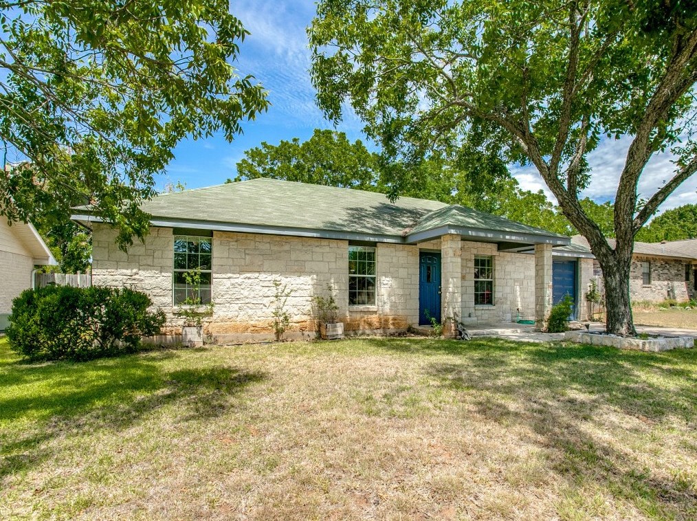 622 Creek St, Fredericksburg, TX 78624-4651