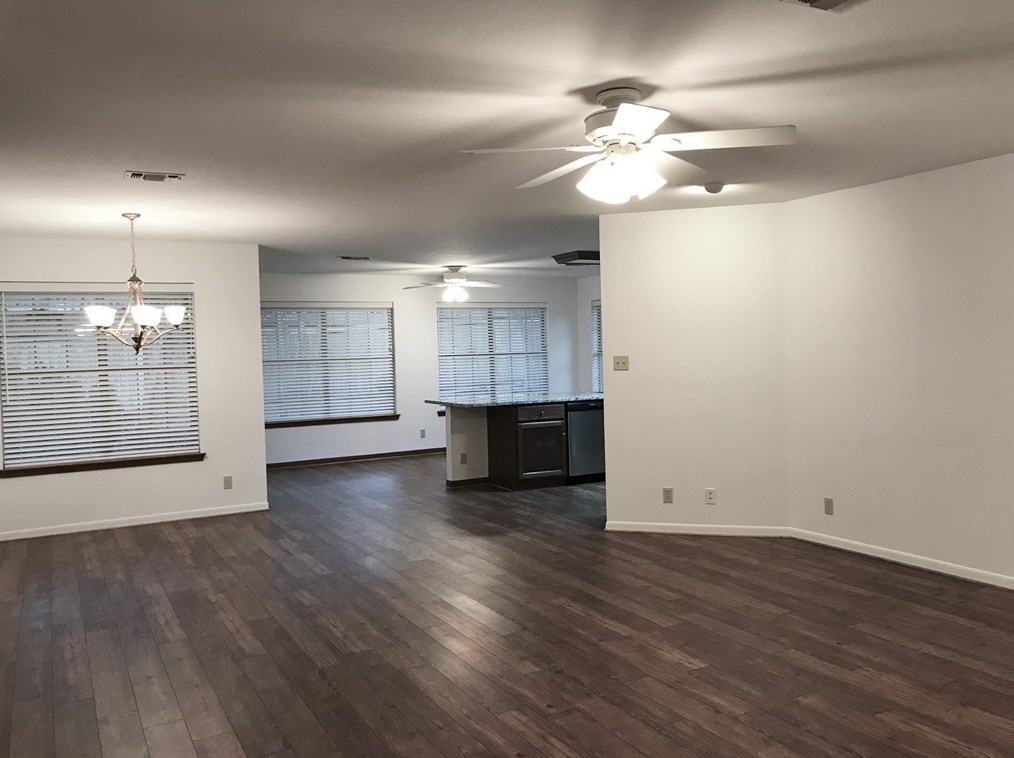 1003 Henrietta St, Fredericksburg, TX 78624