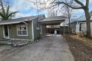 311 W Burbank St, Fredericksburg, TX 78624 - Photo 2