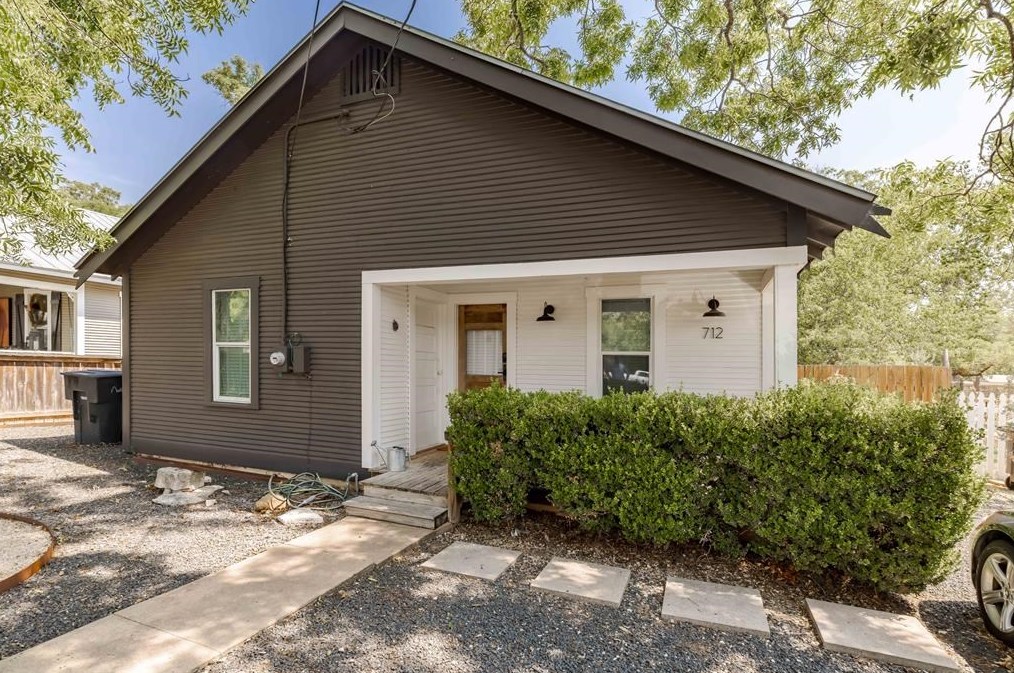712 W Austin St, Fredericksburg, TX 78624