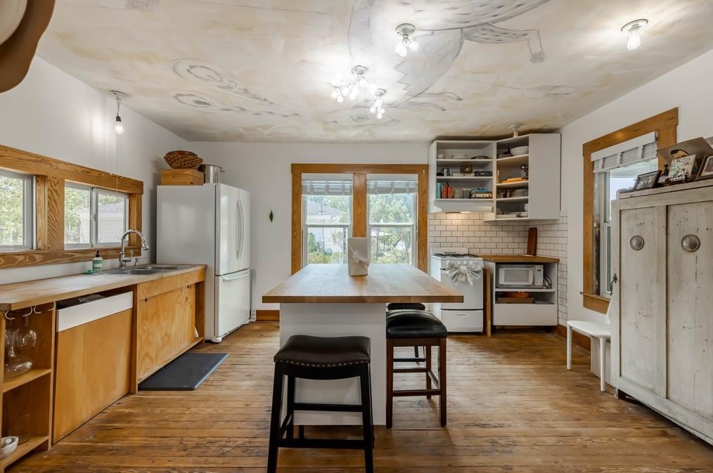 712 Austin St, Fredericksburg TX  78624-4804 exterior