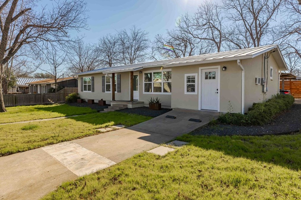 113 Shaw Ave, Fredericksburg, TX 78624-4028