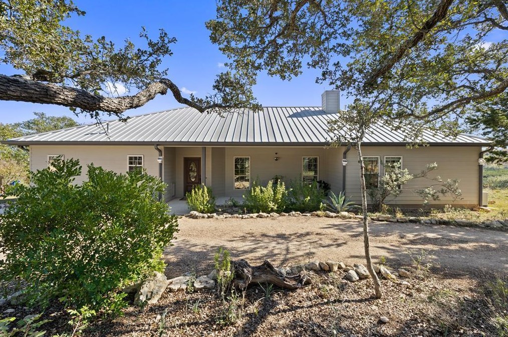 320 Manana, Blanco, TX 78606