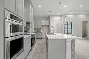 227 Riley Ln, Fredericksburg, TX 78624 - Photo 6