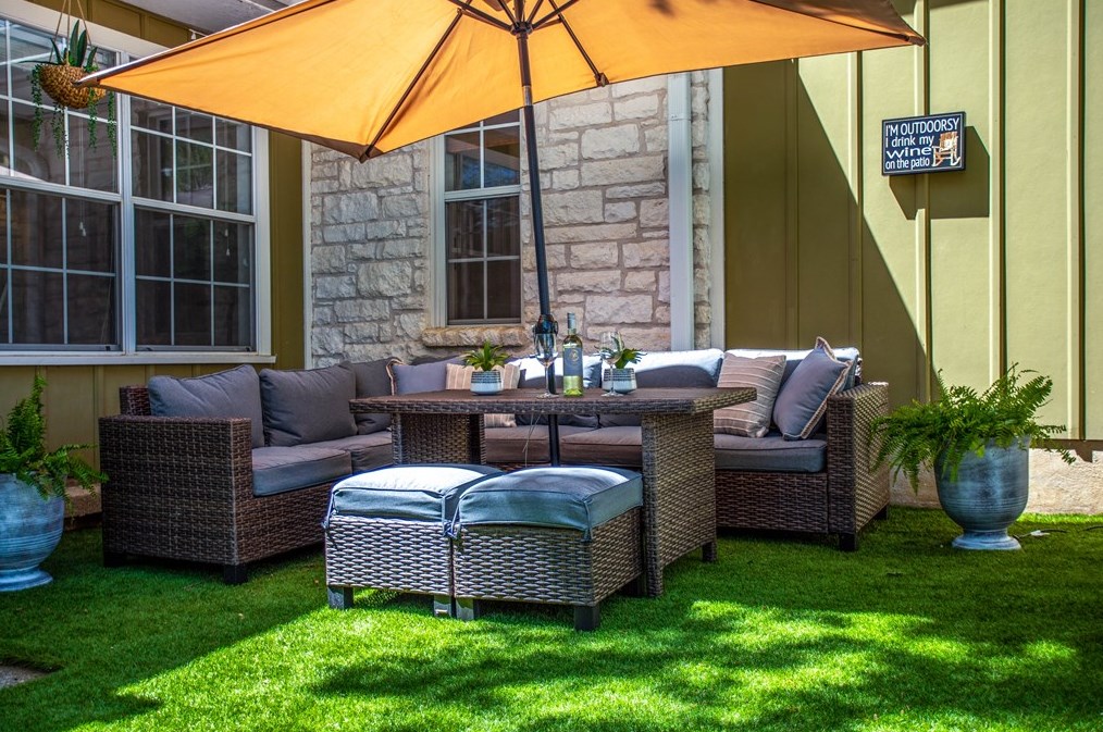 506 Lincoln St, Fredericksburg, TX 78624-3928