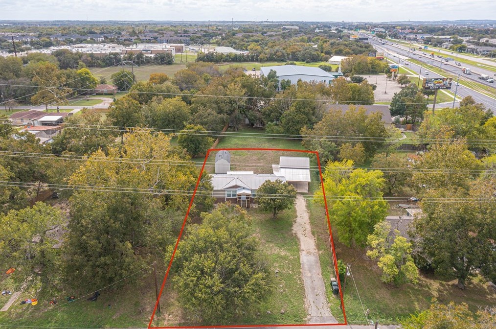 1004 Hackberry St, San Marcos, TX 78666-8204