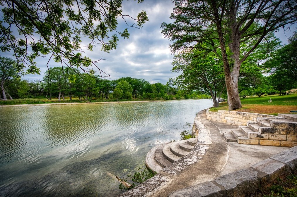 2101 Arcadia Loop, Kerrville, TX 78028-7471