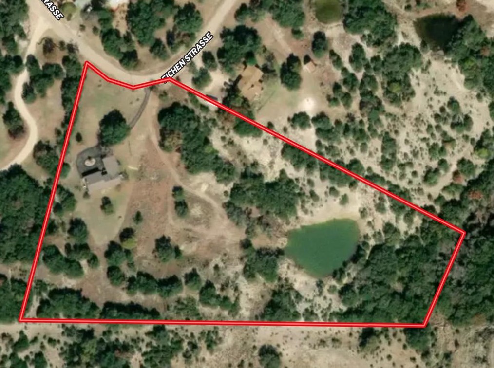 427 Eichen Strasse, Fredericksburg, TX 78624-6606