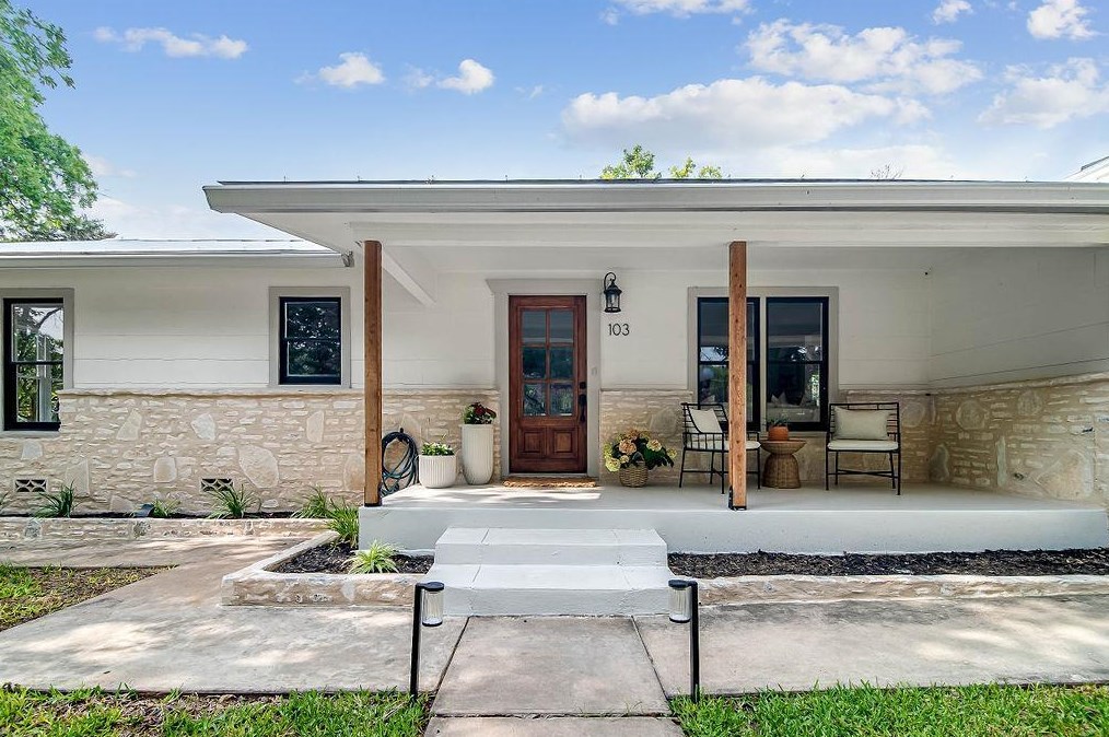 103 Smith Rd, Fredericksburg, TX 78624-3026