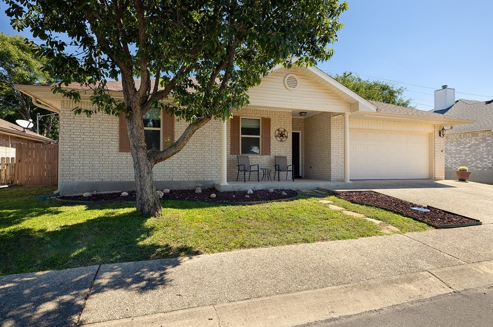 104 Summer Loop, Kerrville, TX 78028-4335