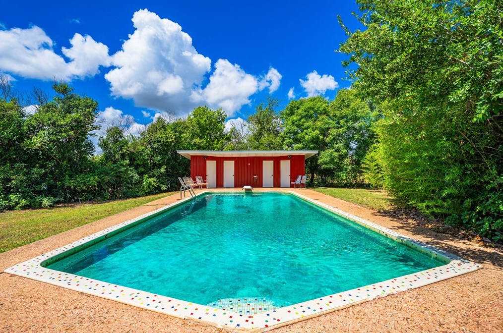 226 Harper Rd, Kerrville, TX 78028-4023