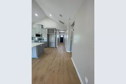 126 Feather Way, Fredericksburg, TX 78624 - Photo 4