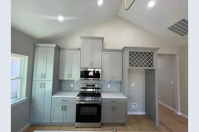 126 Feather Way, Fredericksburg, TX 78624 - Photo 4