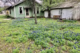 809 N Llano St, Fredericksburg, TX 78624 - Photo 1