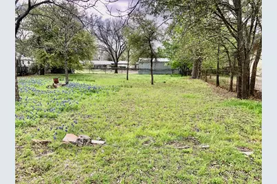809 N Llano St, Fredericksburg, TX 78624 - Photo 4